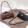 2025 Retro-Stylish Baguette Underarm Bag: Versatile High-End Shoulder Box Bag