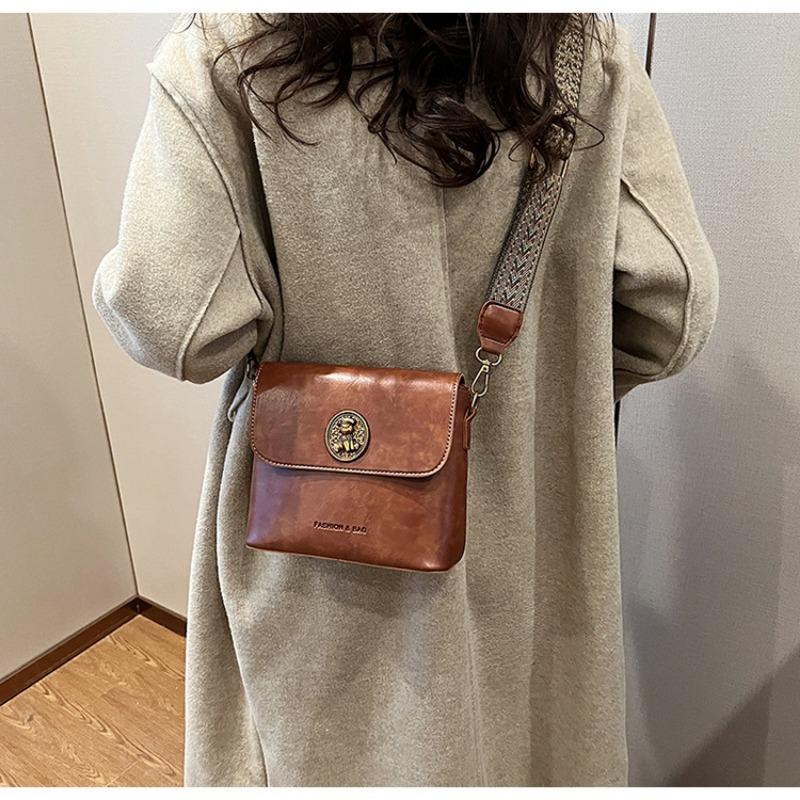 Женская сумка подмышки высокого качества в стиле ретро, ​​новинка 2023 года, зимняя новая маленькая квадратная сумка, простая и универсальная сумка через плечо на одно плечо