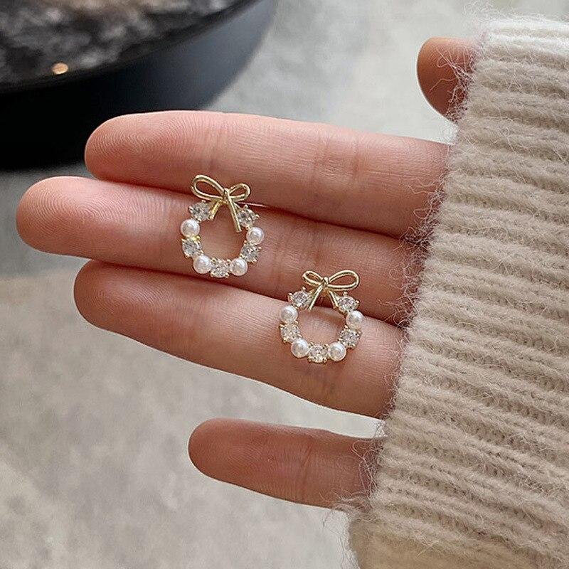 Минималистичные круглые серьги-бантики для женщин, темпераментные модные серьги-гвоздики со стразами и искусственным жемчугом, вечерние свадебные украшения