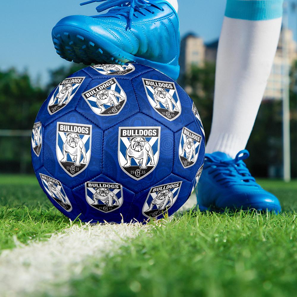 Bulldogs Team Crest Design Size 5 Soccer Ball,Indoor/Outdoor Suitable for Training Matches Tournaments Practice Games Perfect Gift for Fan
