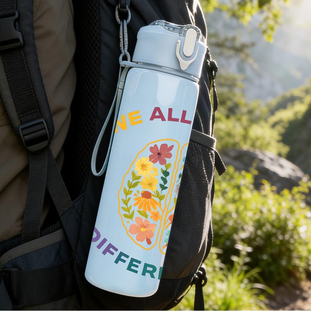 1PC Think Differently Quote 750ml Color Plastic Sports Water Bottle Leakproof Flip Straw Lid Suitable for Sports Office Home Use
