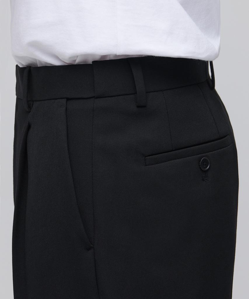 MUSINSA STANDARD Carrot Hidden Banding Crop Slacks [Black]