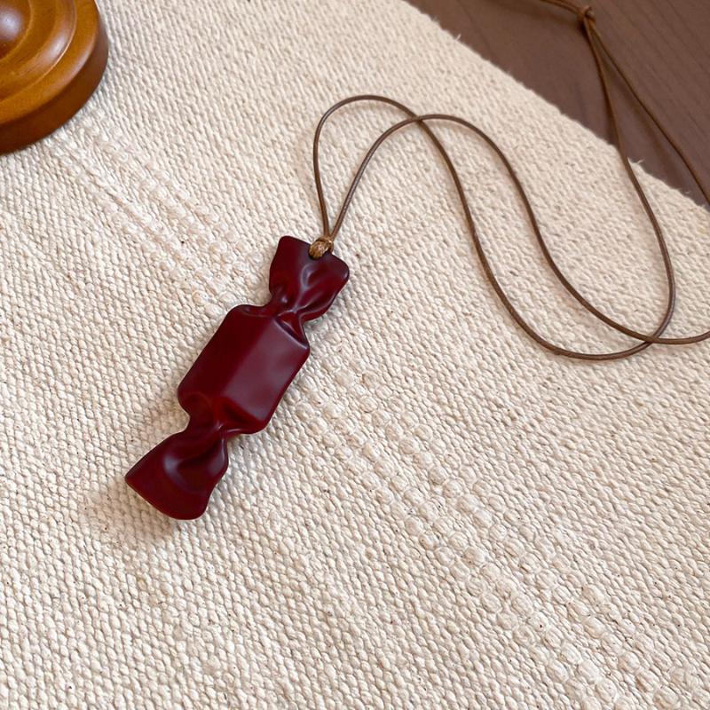 Resin Candy Love Pendant Necklaces For Women Retro Long Sweater Chains Simple Cute Pendant Necklaces Jewelry Accessories Gift