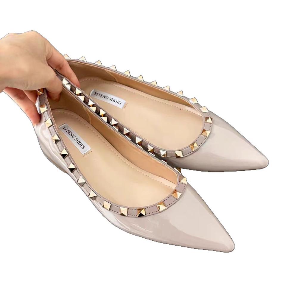 2025 New Spring and Autumn Rivet Pointed Single Shoes Flat Bottom Willow Shallow Mouth Comfortable Patent Leather Shoes Flat Soft Sole Women's Shoes