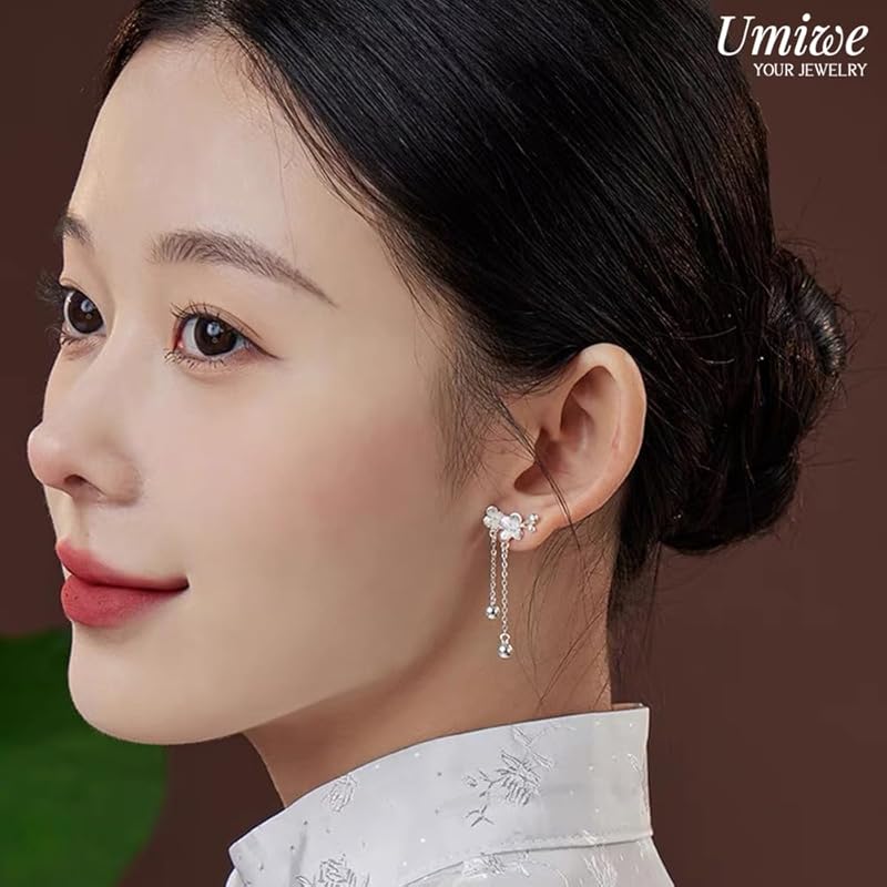 sway earrings Leave it on ladies second piercing S925 silver Compatible with metal allergies Smaller both ears cute flower chen earrings (Silver)