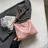 Стильная сумка-ведро из ПУ для женщин Модная сумка через плечо на цепочке в черном, бежевом, розовом, серебристом цветах
