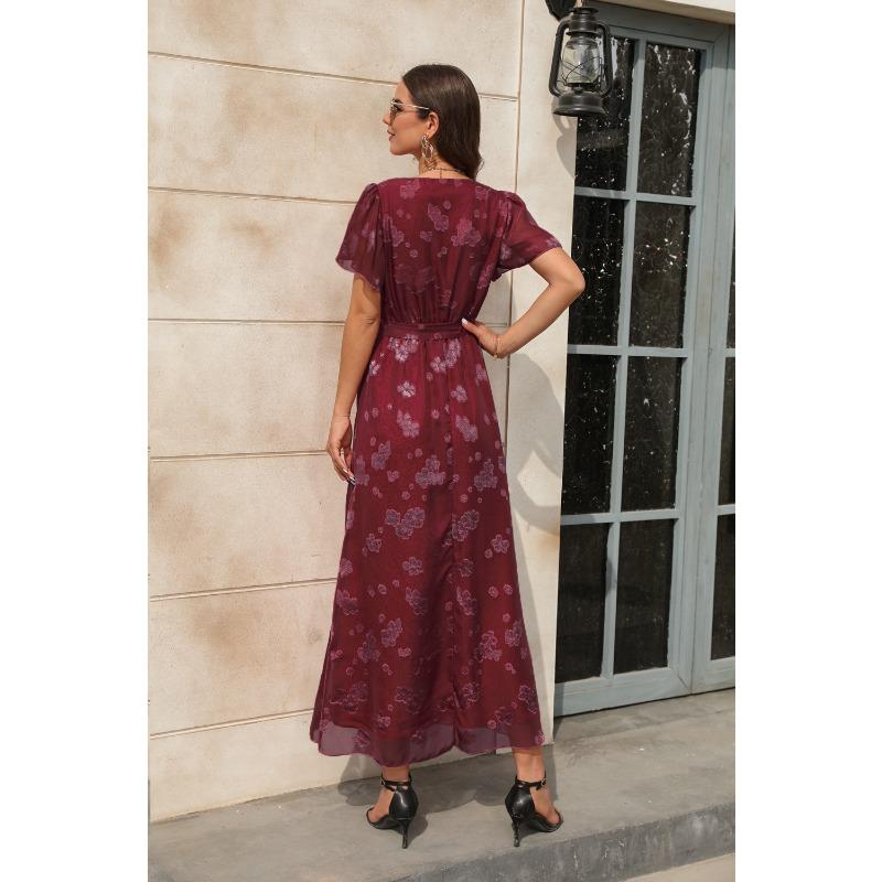 Платье с V-образным вырезом, завышенной талией и бретелями, жаккардовое, с разрезом, длинное, короткое, с короткими рукавами