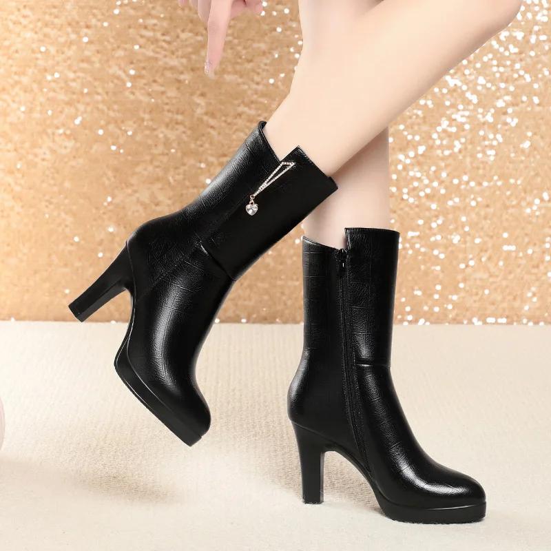 7см 9см Модные Удобные Ботинки из Мягкой Кожи Обувь на Платформе Зимние До середины Икры Блочный Высокий Каблук Меховые Плюшевые Ботинки Офис Мама