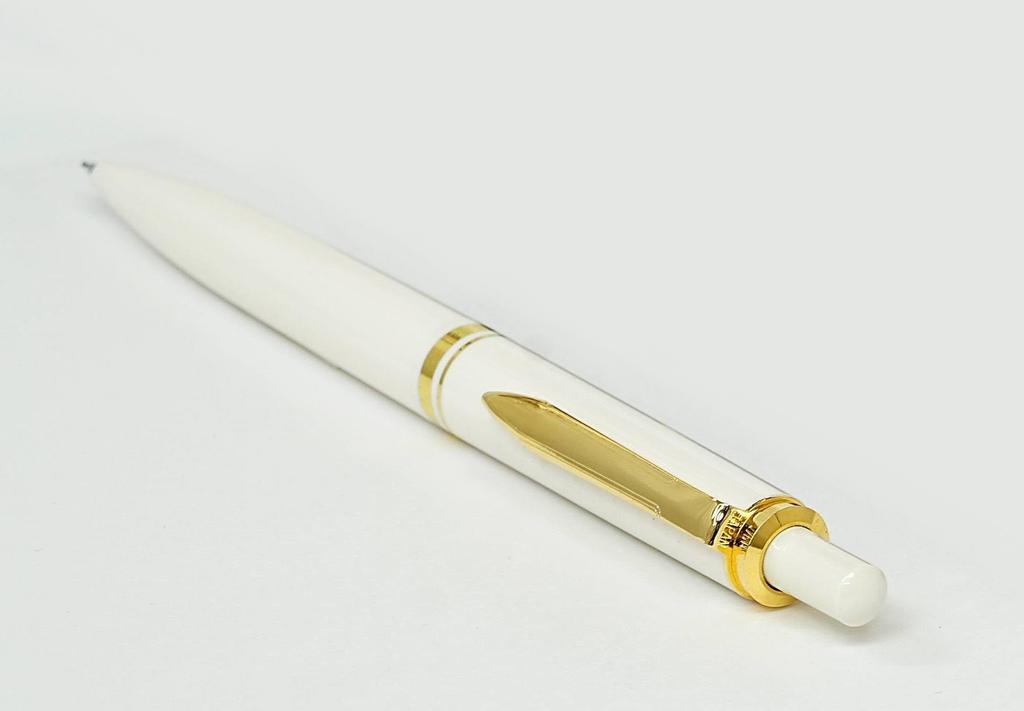 2 шт. в упаковке: тонкий пенал из коровьей кожи, коричневый, с ластиком в форме ручки, черный и латунные детали в европейском стиле, набор выдвижных механических карандашей, белый ASCMC46B-NXS-W-2