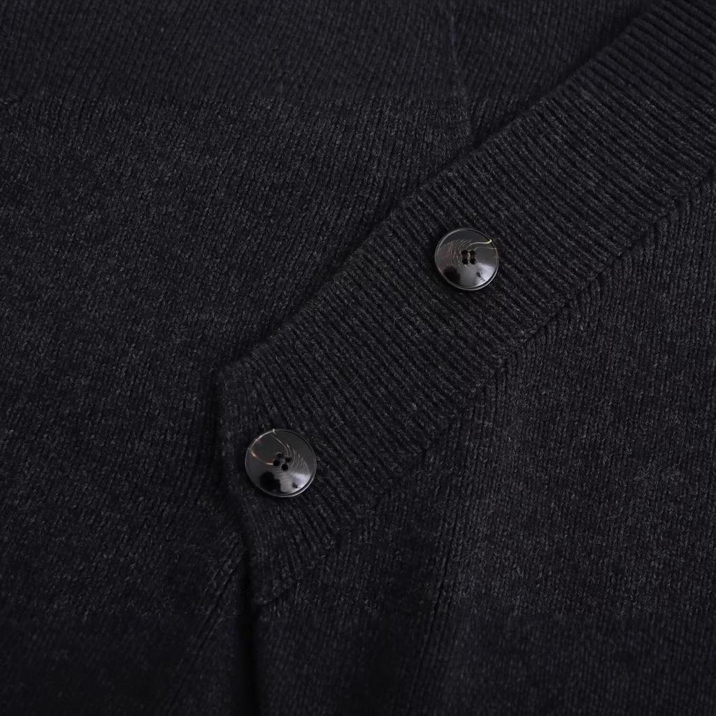 Элегантный вязаный кардиган с V-образным вырезом и двубортной застежкой - Женская мода осень/зима