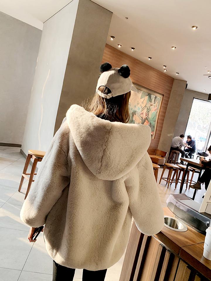 Женская шубка из искусственного меха