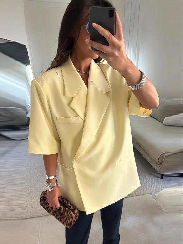 Повседневный женский костюм с лацканами на пуговицах в европейском и американском стиле 2025 года с вариантами короткого и длинного рукава