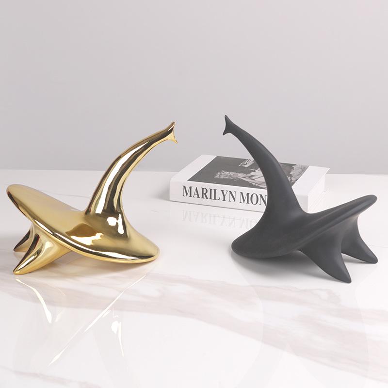 Modern Simple Creative Long Nose Figure Sculpture Ornaments Model Room Study Living Room Home Sales Office Decorations