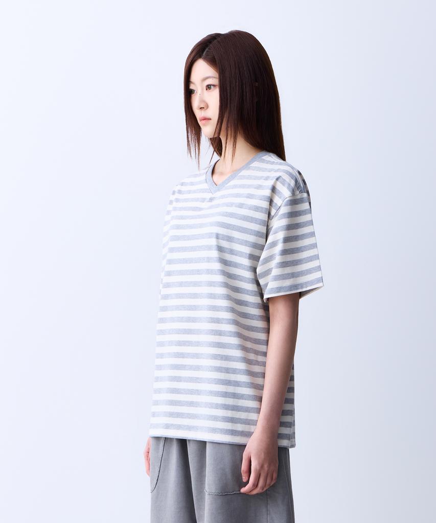 ADERNM Summer Daily Big Stripe Crop V-Neck T-Shirt Light Gray