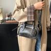 Retro Niche Handbag Women's 2025 New Simple Commuter Small Square Bag Versatile Simple Messenger Bag