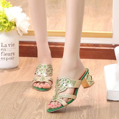 Уличная обувь для женщин Босоножки со стразами на каблуке 39 Слайды Лето 2025 Роскошные женские тапочки в продаже Шикарные и элегантные H-сандалии