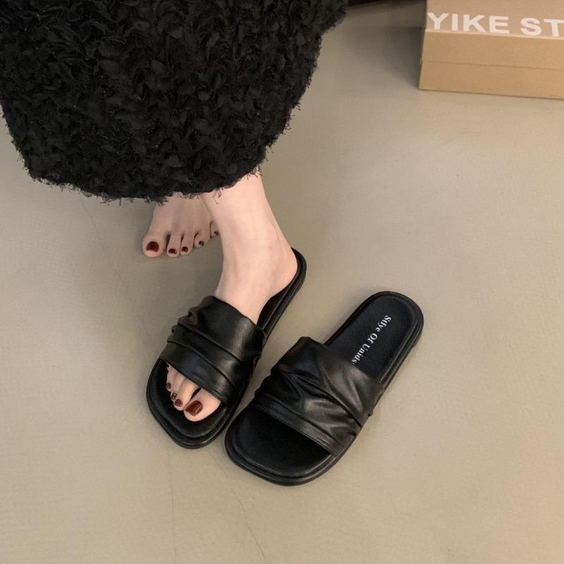 Silver flat-soled one-word drag shoes women's shoes wear new summer soft-soled beach sandals