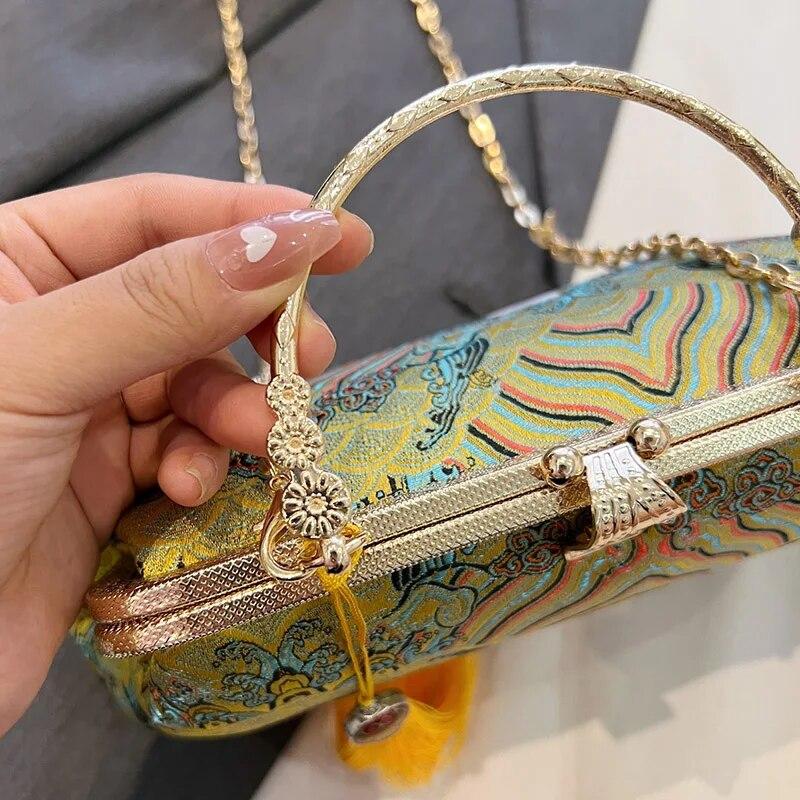 2024 Vintage Women Floral Clutch Designer Lock Shell Clip Handmade Chain Shoulder Bags Crossbody Bags Tassel Glitter Handbags