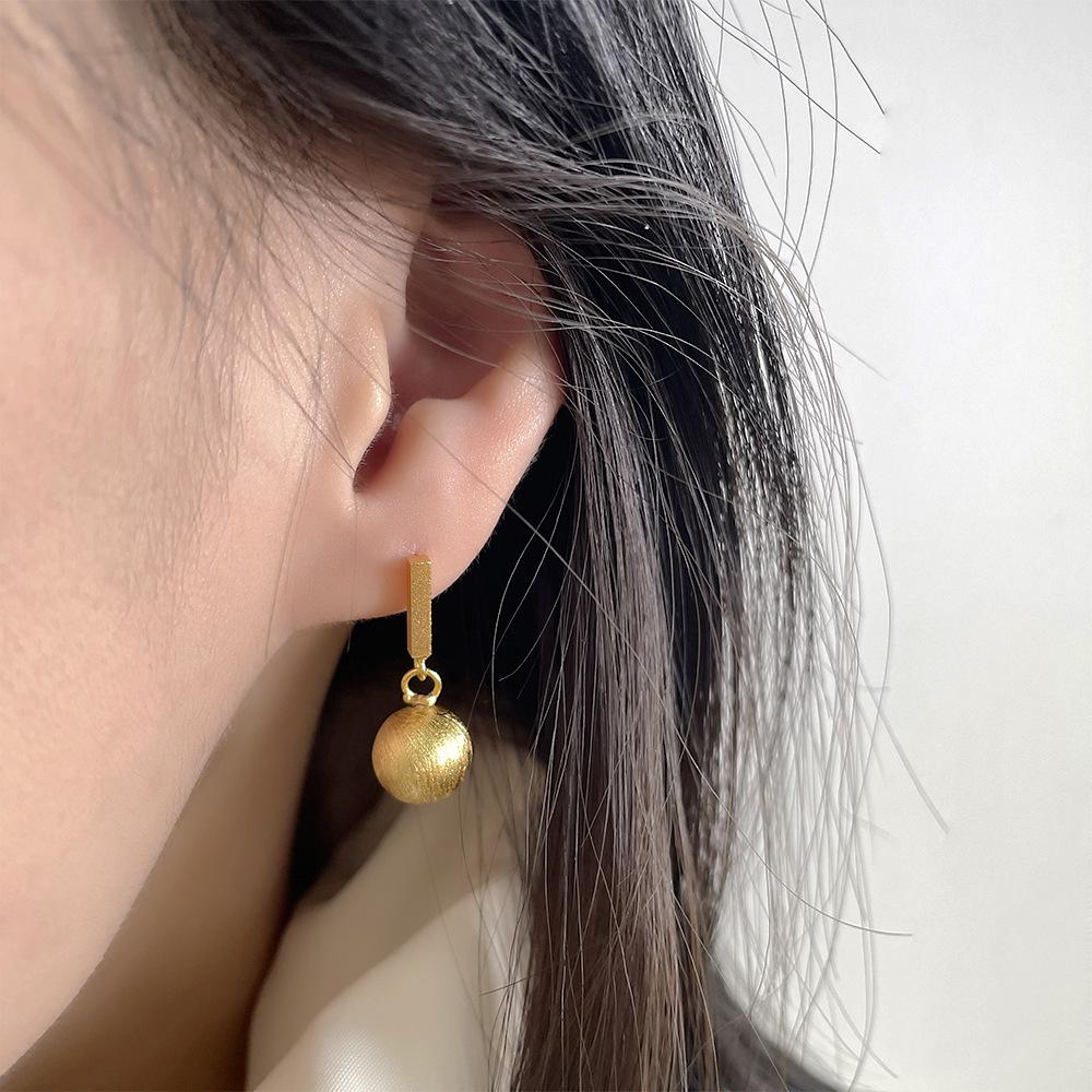Серьги с матовыми шариками и квадратными полосками, модный дизайн интернет-знаменитости, темпераментные серьги, женские простые серьги-шарики