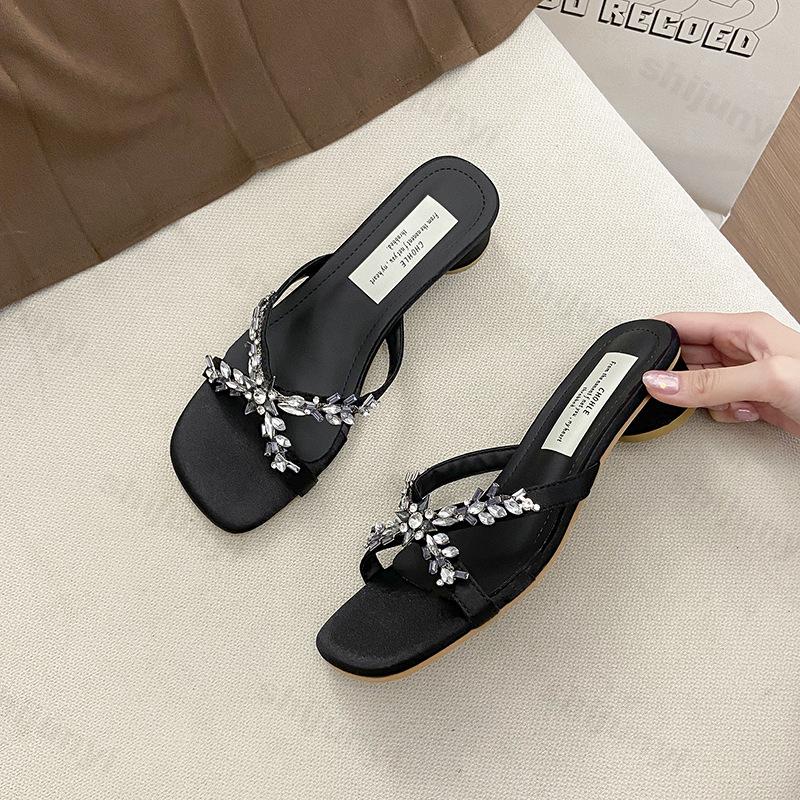 Fashion Elegant Rhinestone Cross Strap Square Head Sandals Women's Summer 2025 Fashion Breathable Cool Slippers Comfortable Beach Drags