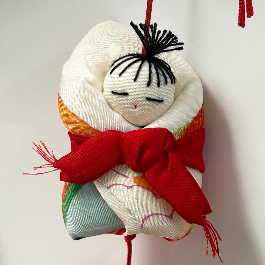 Hanging Decorations with Red Fabric Tapestry Hanging Hina Hanging Chirimen Perfect for the Doll Hina for the First Doll Festival Chikyu-ya [3 78315]