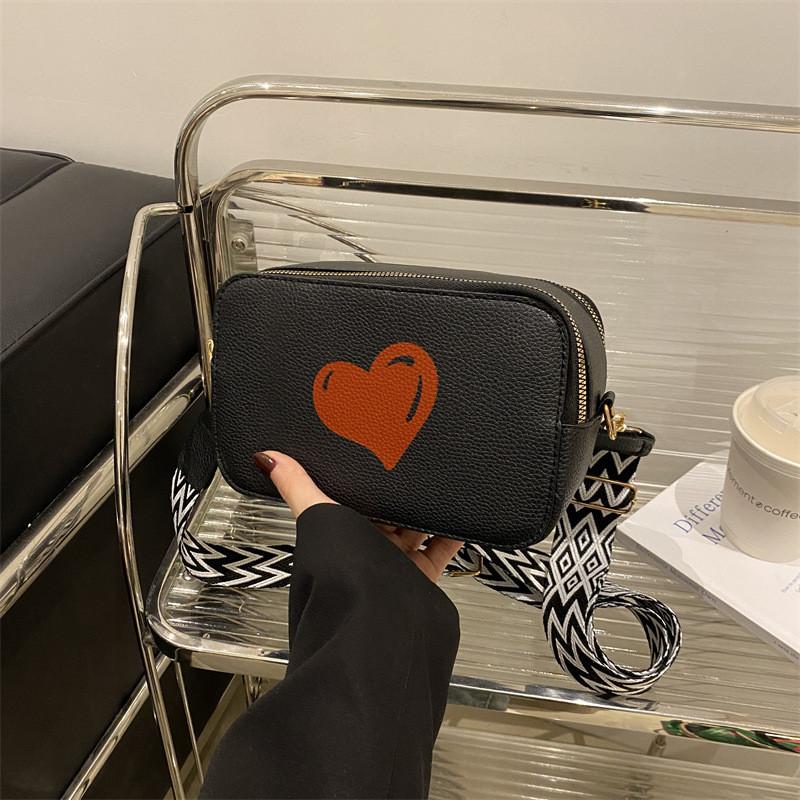 Chic Heart Print Small Square Bag For Women In Stylish Urban Minimalist Design