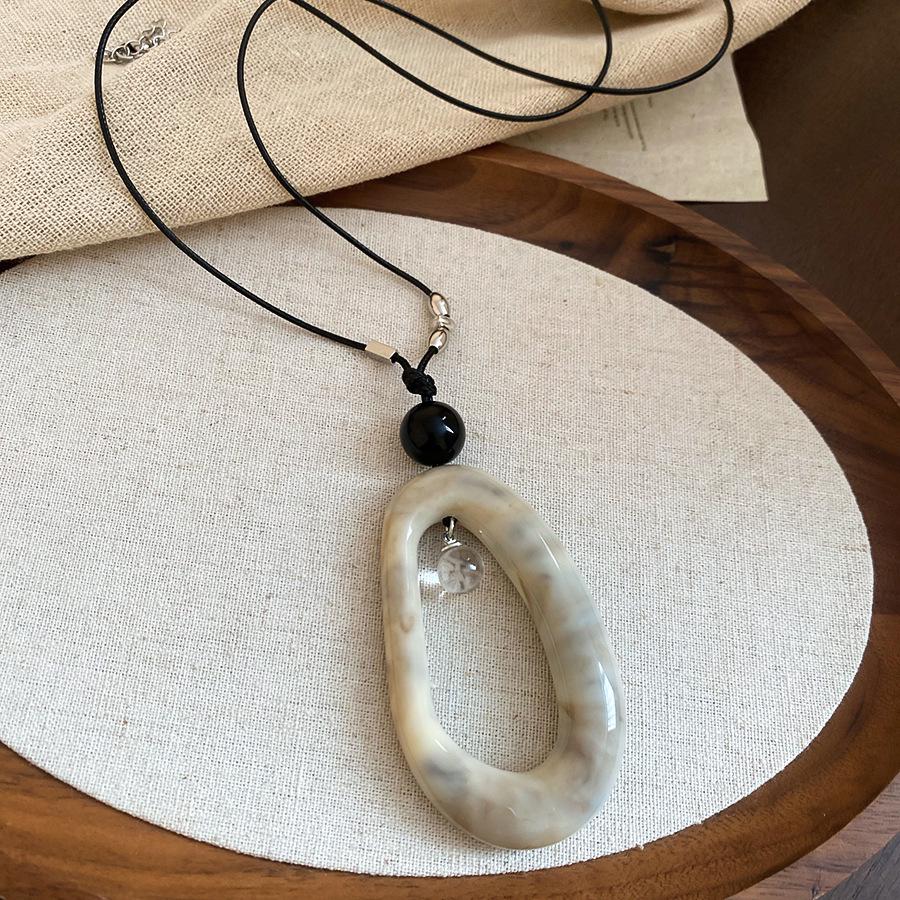 Минималистичное регулируемое акриловое геометрическое ожерелье - Универсальная модная цепочка для свитера