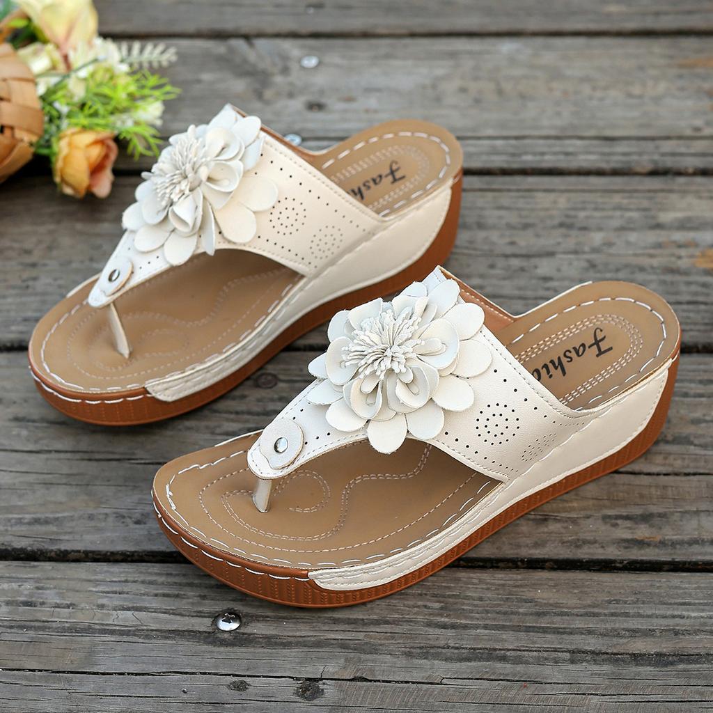 Мода 2025 новые толстоподошвенные шлепанцы на одной линии для женщин, трансграничные шлепанцы для пляжа с толстой подошвой с цветком и открытым носком