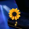 Женская брошь в элегантном дизайне «капля», брошь «цветок подсолнуха» в стиле легкой роскоши, модная и универсальная брошь нишевого дизайна