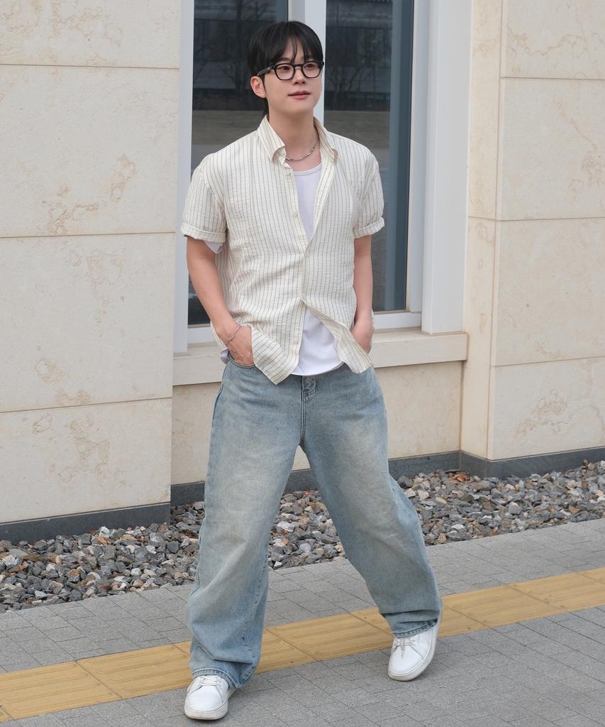 MINDBRIDGE [On] Striped Overfit Cream Short Sleeve Shirt