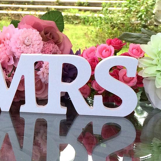 Белые знаки мистера и миссис свадебные буквы украшения отдельно стоящие романтические украшения стола