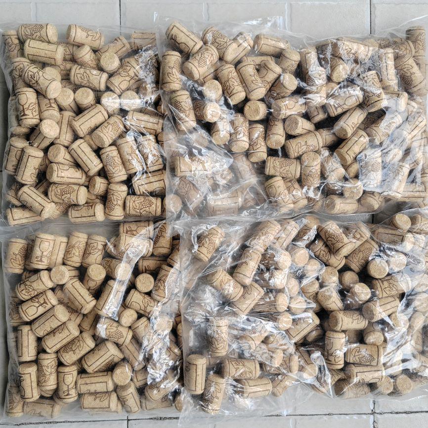 Высокоплотные натуральные синтетические пробки для винных и шампанских бутылок