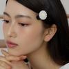 FANTASTIC PLANET milky daisy hair pin