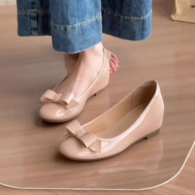 Точечная версия~ Французские универсальные туфли-лодочки Jindian с мелким вырезом, женские туфли-одинарки на плоской подошве с бантом на подъеме и внутренней танкеткой