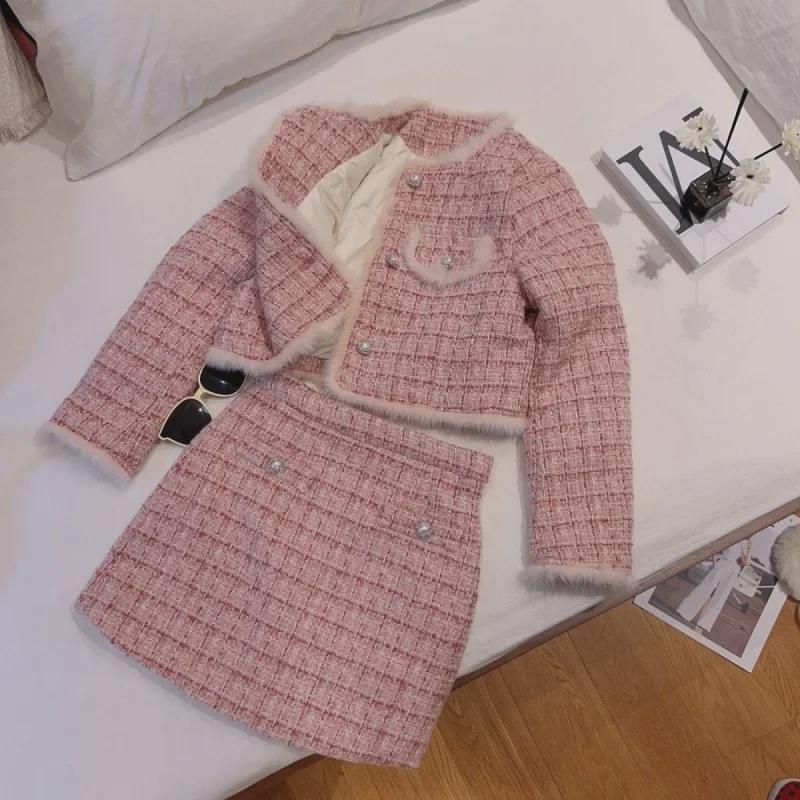 Женский костюм в твидовом стиле: Комплект из короткого пальто и юбки на осень/зиму