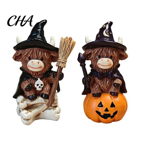 Country Style Home Accents 2Pcs Halloween Highland Cow Witch Ornament, Resin Figurine with Hat Pumpkin Broom Office Desk Accessories & Skull,