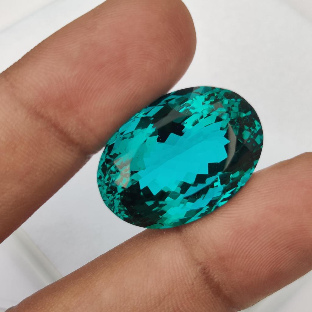 Камень из натурального стекла овальной огранки, чистый для глаза, граненый, 43,30 карата, размер камня 26x19x15.