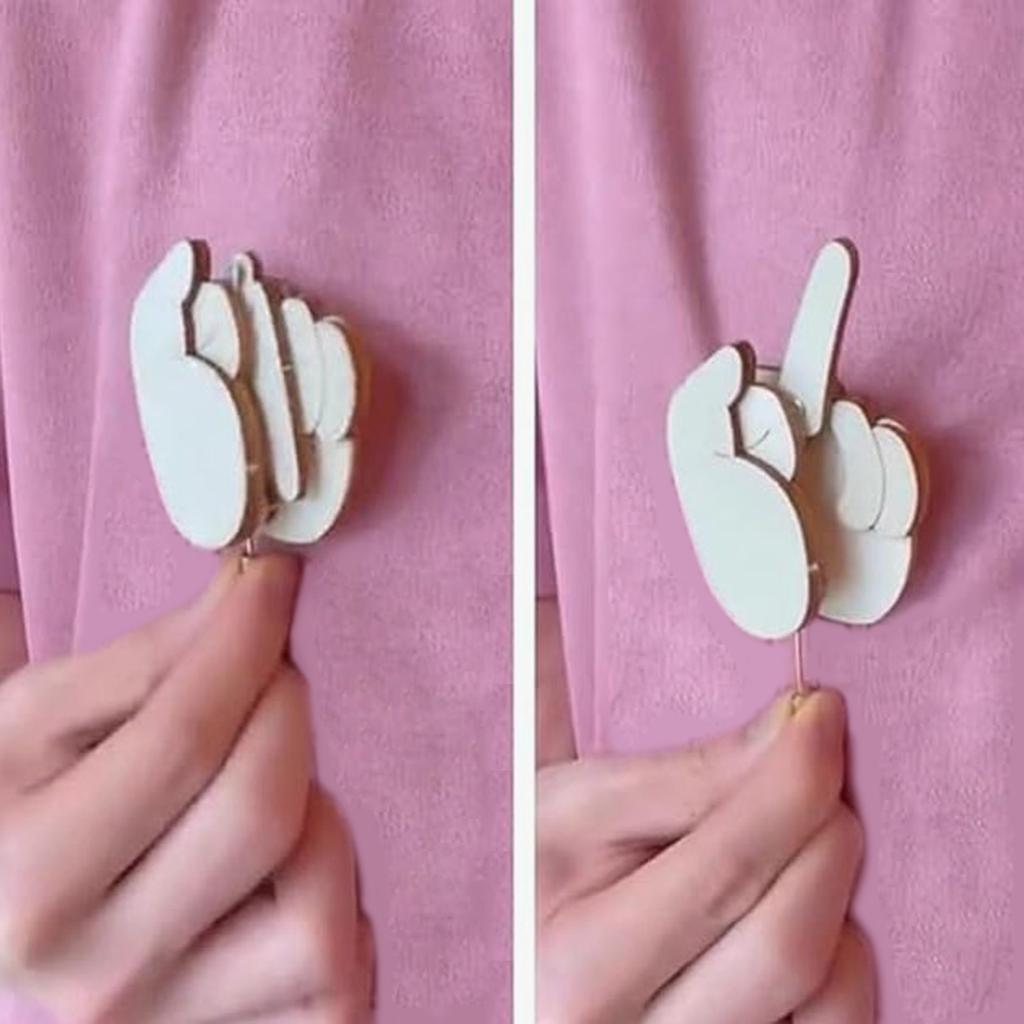 Набор из 10 интерактивных брошей в виде среднего пальца, стильная брошь в виде жеста, деревянная текстура, подарок другу