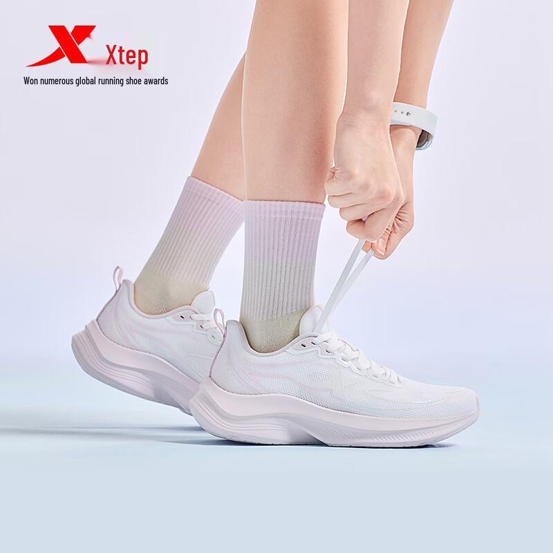Xtep Дышащие женские кроссовки для бега Agility