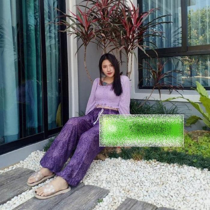 Hippie Chic, Lounge Pants, Flower Print, One Size with Drawstring, Unisex Model. Purple.