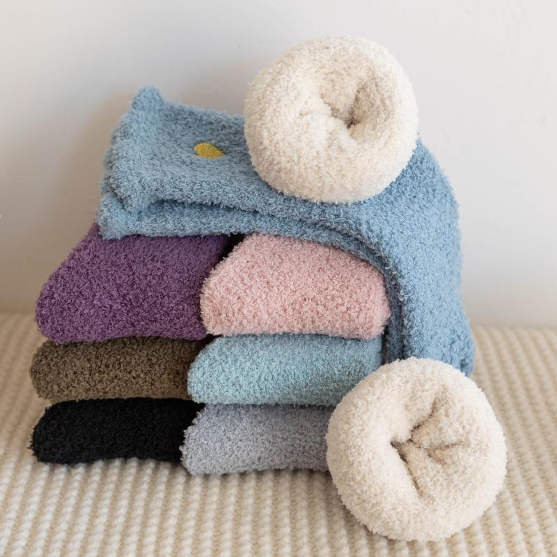 Осенне-зимние носки из кораллового флиса, утолщенные носки для пола, домашние носки с вышивкой в форме сердца, теплые и мягкие носки для сна