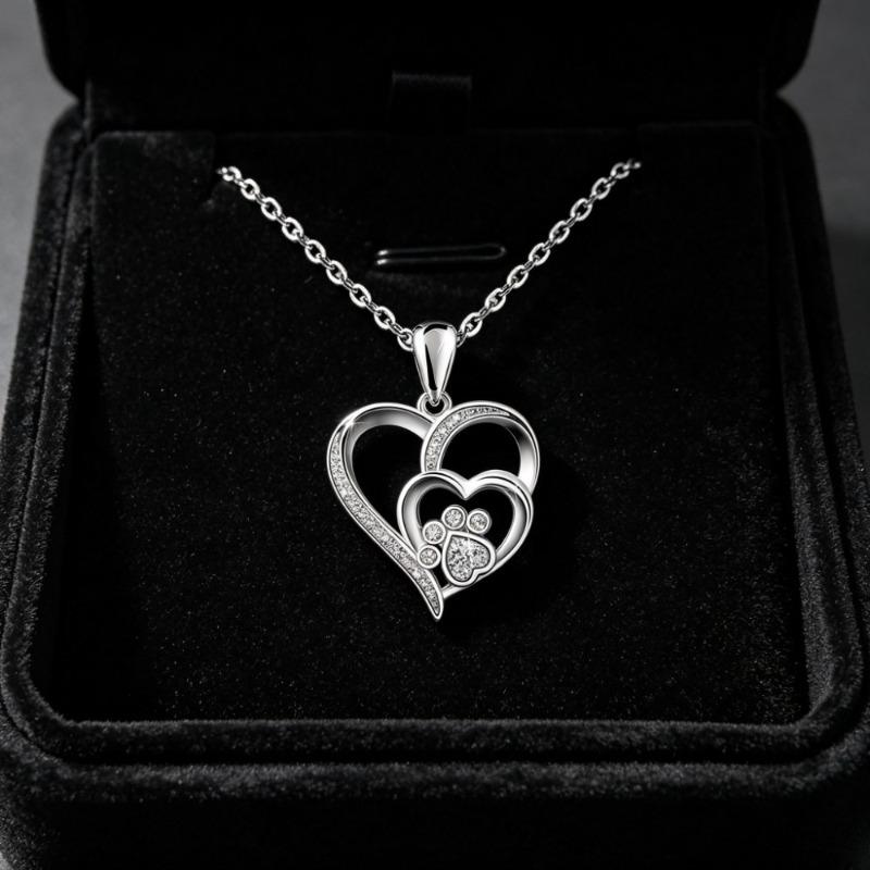 S Silver Cat Claw Heart Pendant Necklace Easy-to-wear jewelry for women Birthday, holiday, and everyday wear gifts