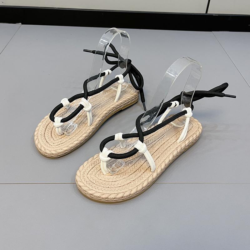 Большие сандалии для женщин 2023 года, летняя новая стильная верхняя одежда с плоской подошвой, однорядные пляжные тапочки в стиле феи в римском стиле для женщин