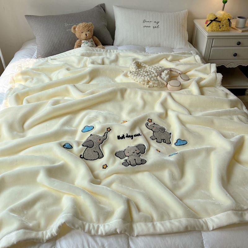 Soft Flannel Throw Blanket Lightweight Warm Bed Blanket For Bedroom Couch