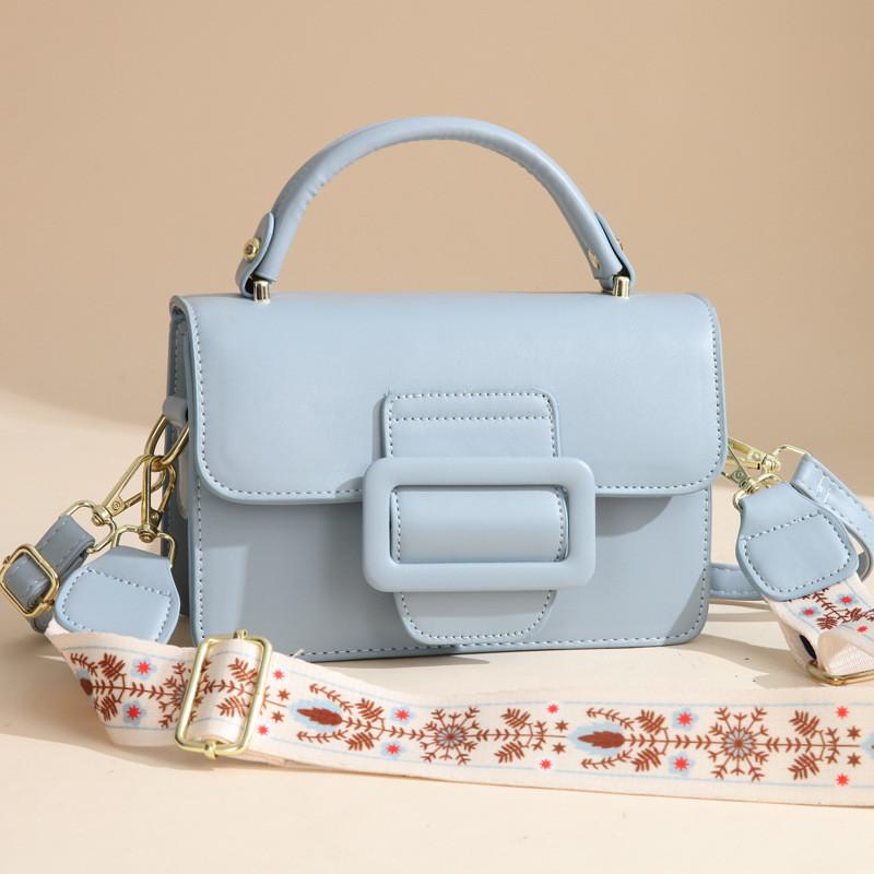 Стильная маленькая сумка кроссбоди из искусственной кожи для женщин в модных цветах, идеально подходящая для повседневного использования