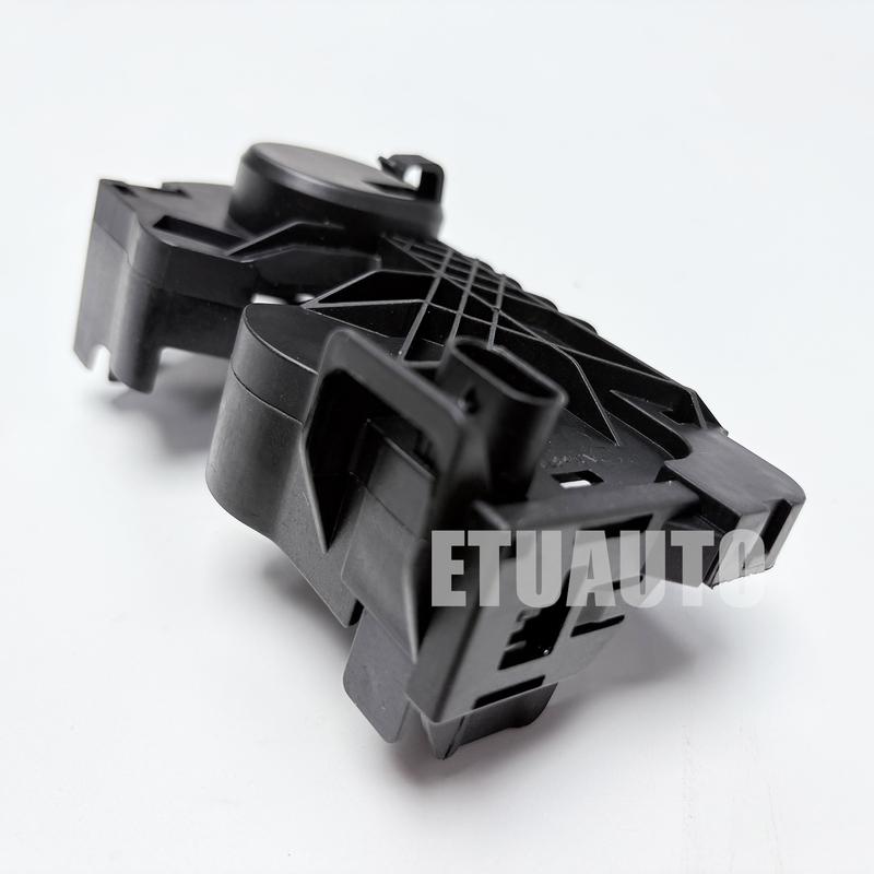 For Mercedes Benz W117 W176 W246 W447 C117 X117 CLA Limit Switch Bonnet Lock A2468700558 2468700558