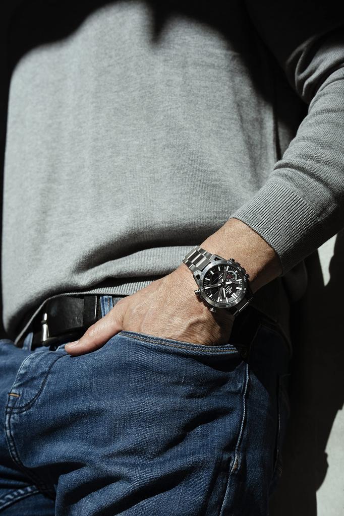 [Casio] Edifice Watch [Domestic Genuine Product] SOSPENSIONE Bluetooth Equipped with Solar ECB-2000YD-1AJF Men's Silver