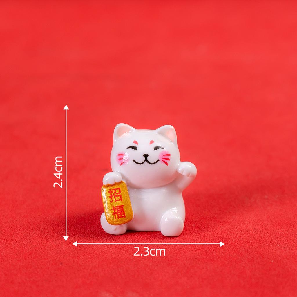 Micro Landscape Decoration for Good Luck and Fortune Cat Resin Crafts Car Cat Decoration Tabletop Home Decoration
