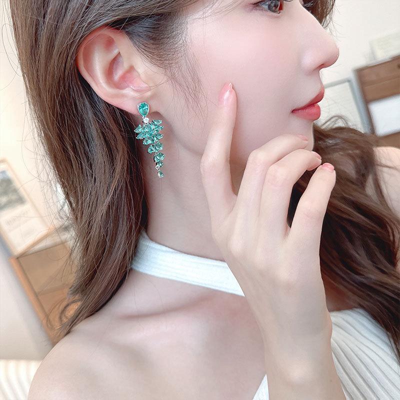 Серьги из циркония в форме веера с бахромой и бриллиантами в стиле тяжелой промышленности, модные, длинные, легкие, роскошные, супер яркие, маленькие серьги-юбки