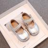 New spring and autumn collection of Mary Jane shoes for girls, featuring a bow design, soft soles, and a pearl embellishment, creating a stylish and